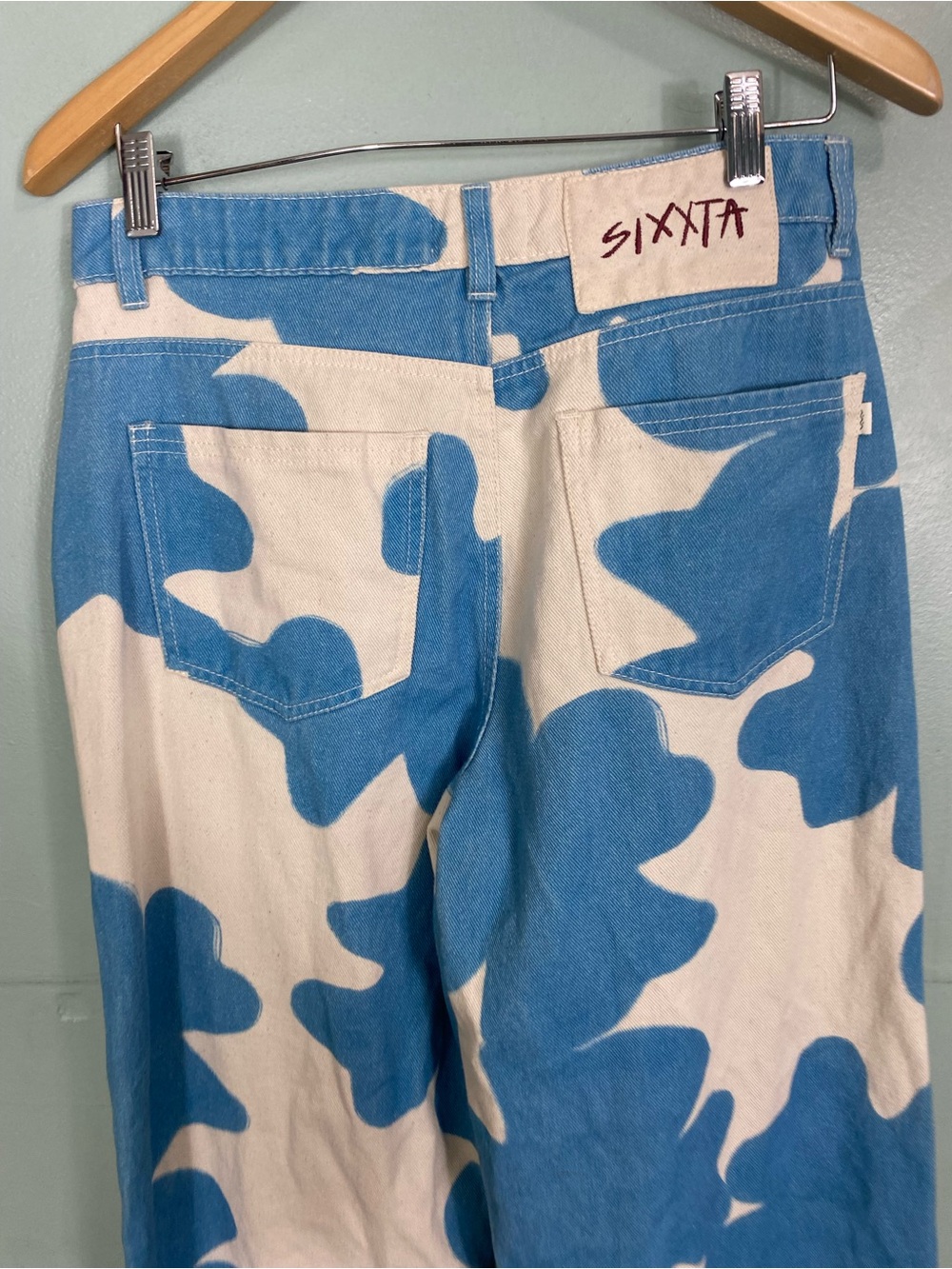 SIXXTA Lucky Blue Chill Jeans Cow Print Blue Creme Size 8 - Picture 5 of 5
